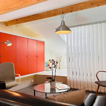 Avec Loggia, Piscine Et Parking