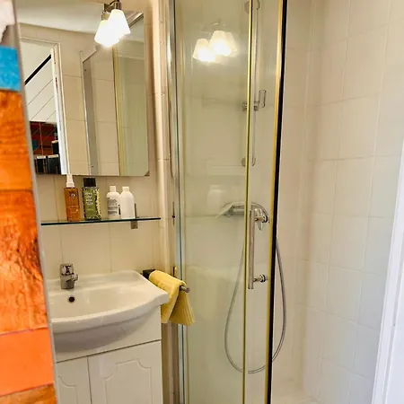 Avec Loggia, Piscine Et Parking Appartement *