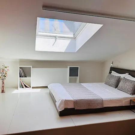 Appartement Avec Loggia, Piscine Et Parking *